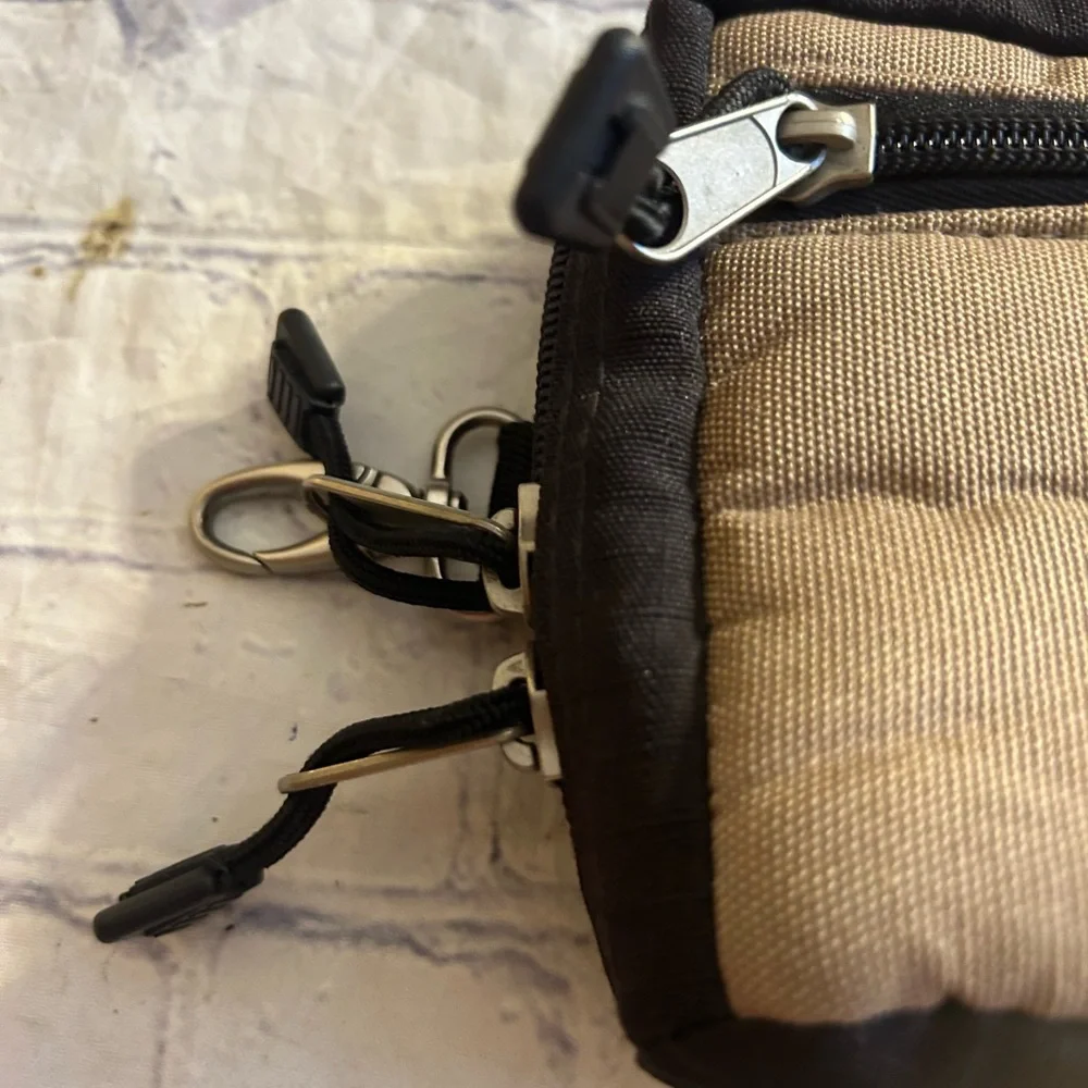 VINTAGE GREAT DIVIDER TAN BLACK POLYESTER CANVAS GOLF BAG STYLE BLACK SOFT LININ